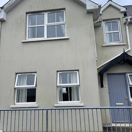 Comfortable Modern Amenities Perfect For Families Holiday home