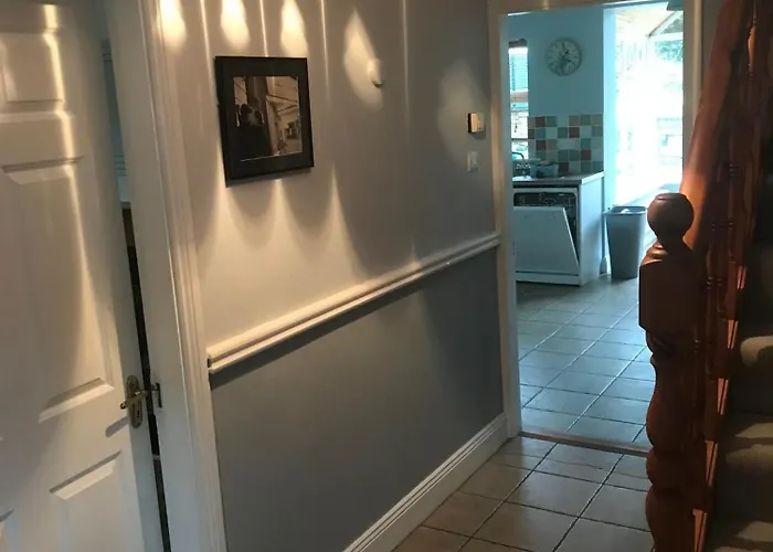 Comfortable With Modern Amenities Ideal For Families *