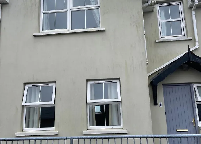 Comfortable With Modern Amenities Ideal For Families 度假居